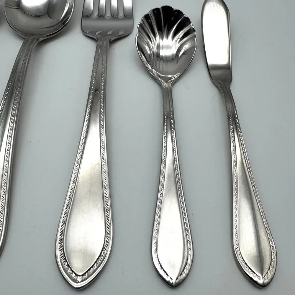 Reed & Barton Tradition Tanglewood 5 Piece Hostess Set Serving Spoon